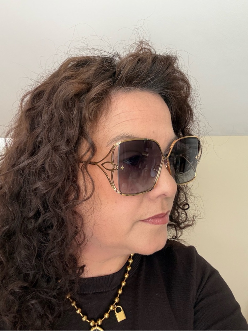 Louis Vuitton Gold Frame Oversized Square Sunglasses with Brown Gradient Lenses - Picture 2 of 7